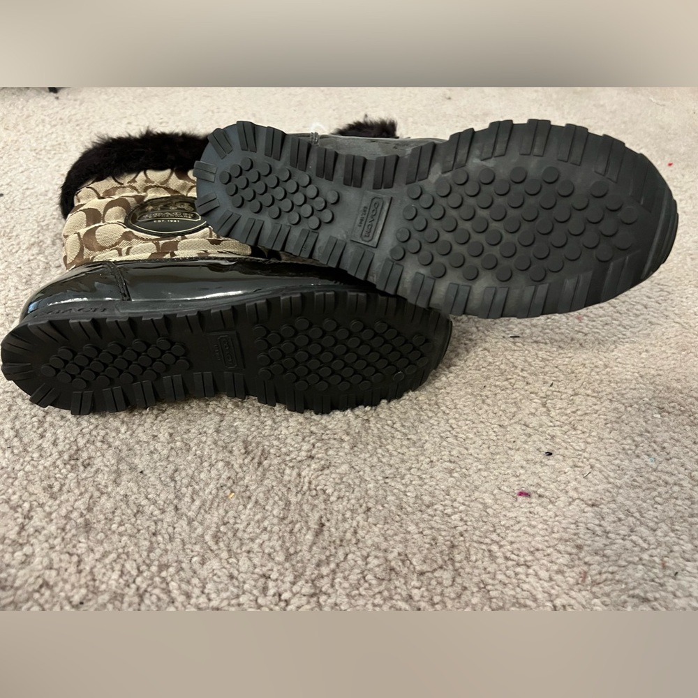 Coach-size 8-women’s snow boots - Picture 5 of 5